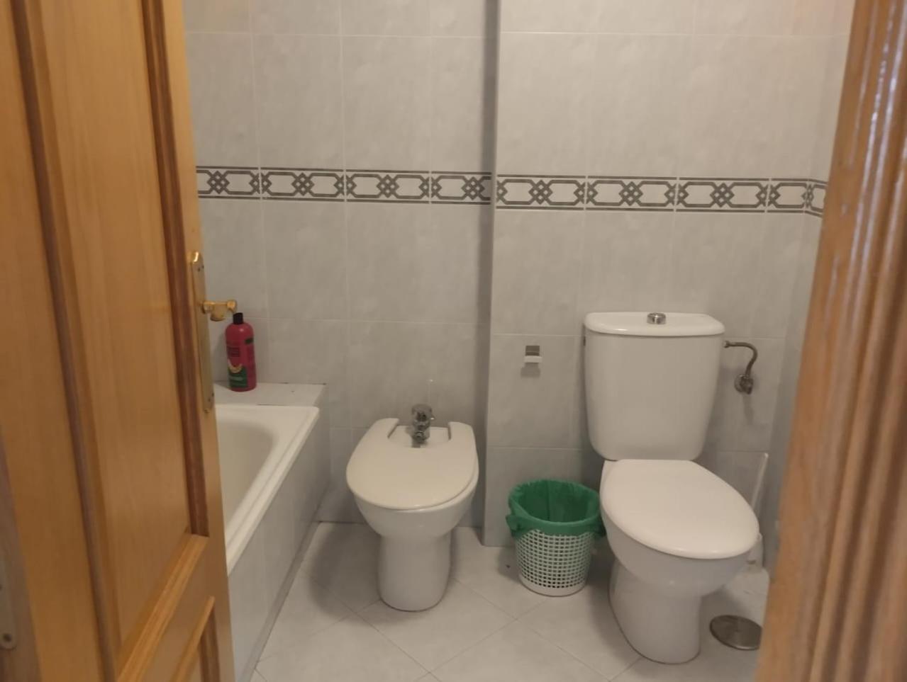 Spacious Room With Private Key And Wifi Granada Esterno foto