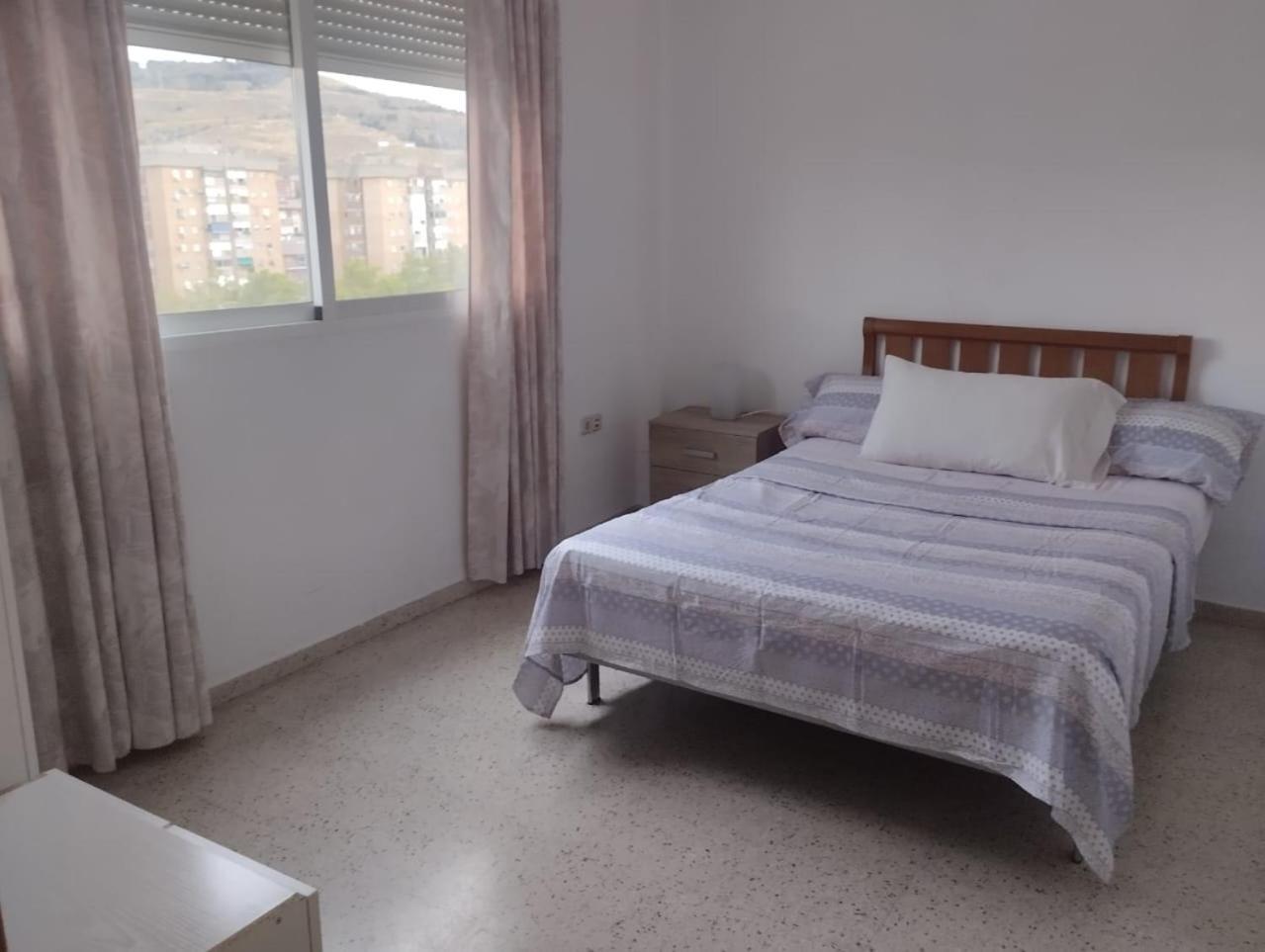 Spacious Room With Private Key And Wifi Granada Esterno foto